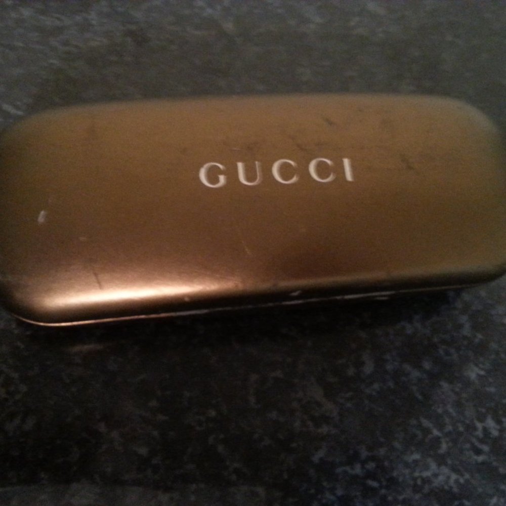 Gucci flat lense sunglass/eye glasses case holder(Please read  description)